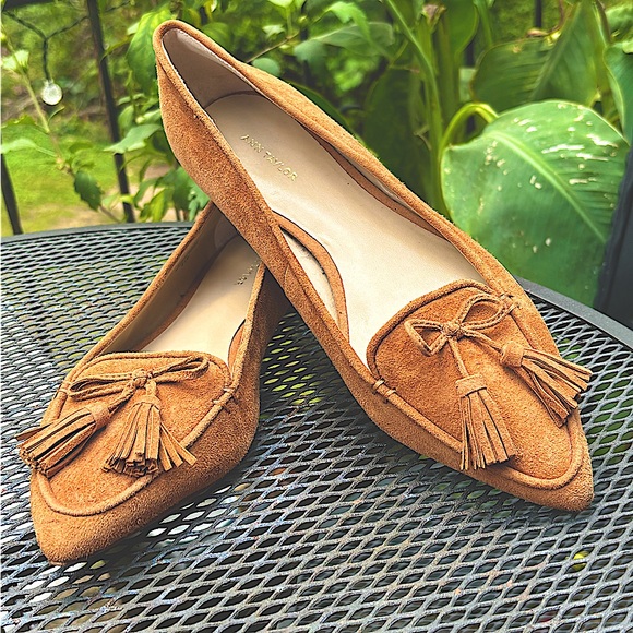 Ann Taylor Ada Suede Pointy Toe, Flats with Tassels. Woman’s Size 8 1/2 - Picture 1 of 13